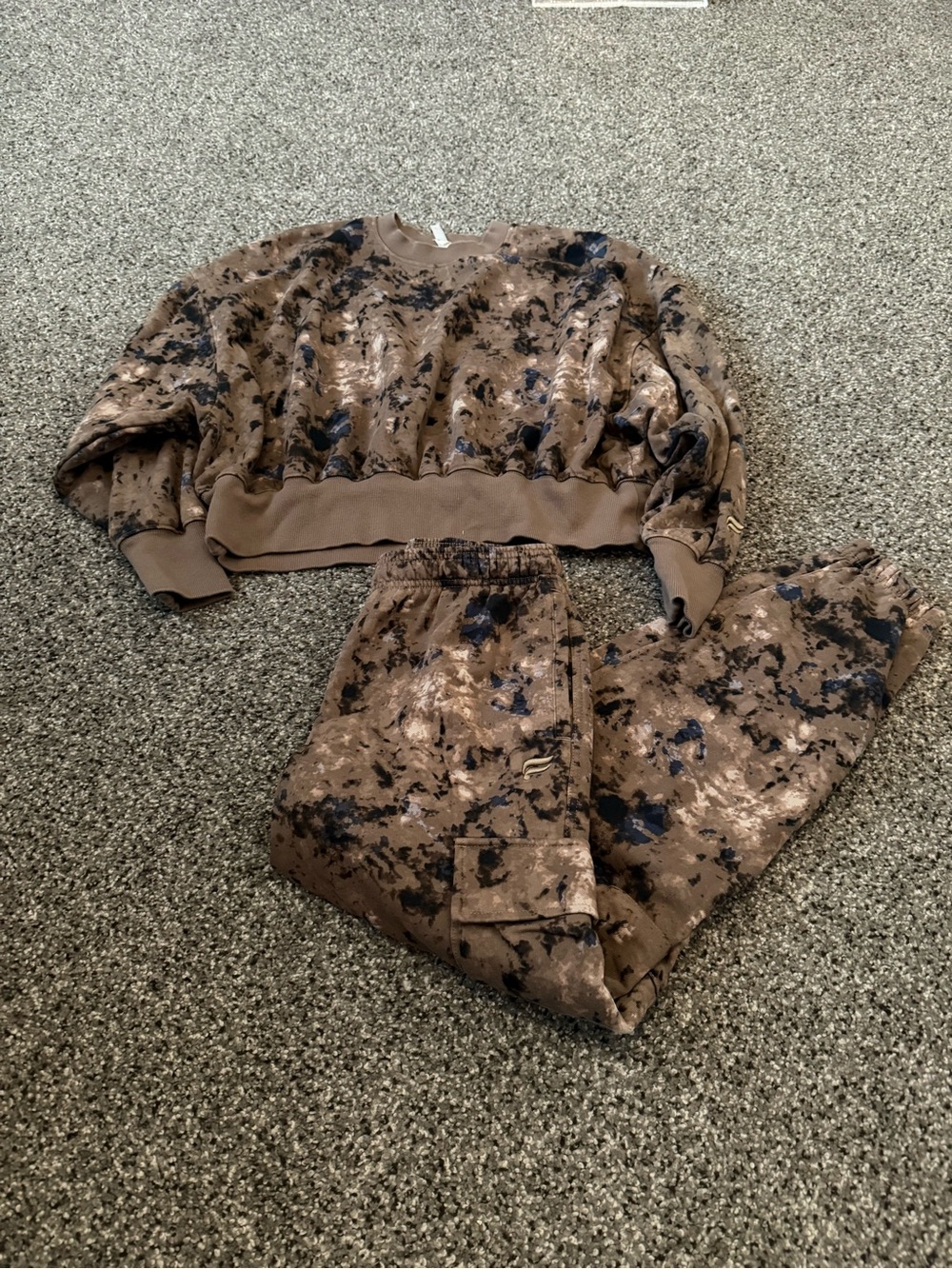Fabletics Brown and Black Tie-Dye Track Pants & Cropped Sweatshirt Set